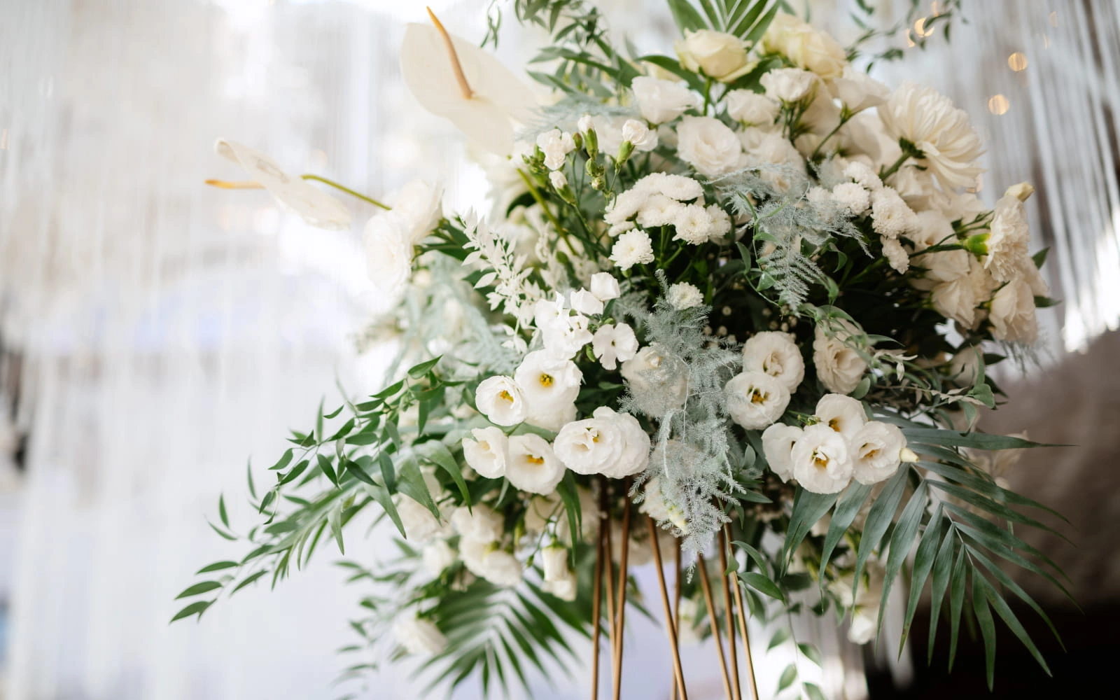 Düğün Alanı Canlı Çiçek Süsleme