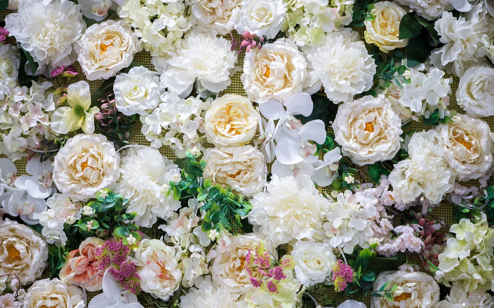 Düğün Alanı Yapay Çiçek Süsleme