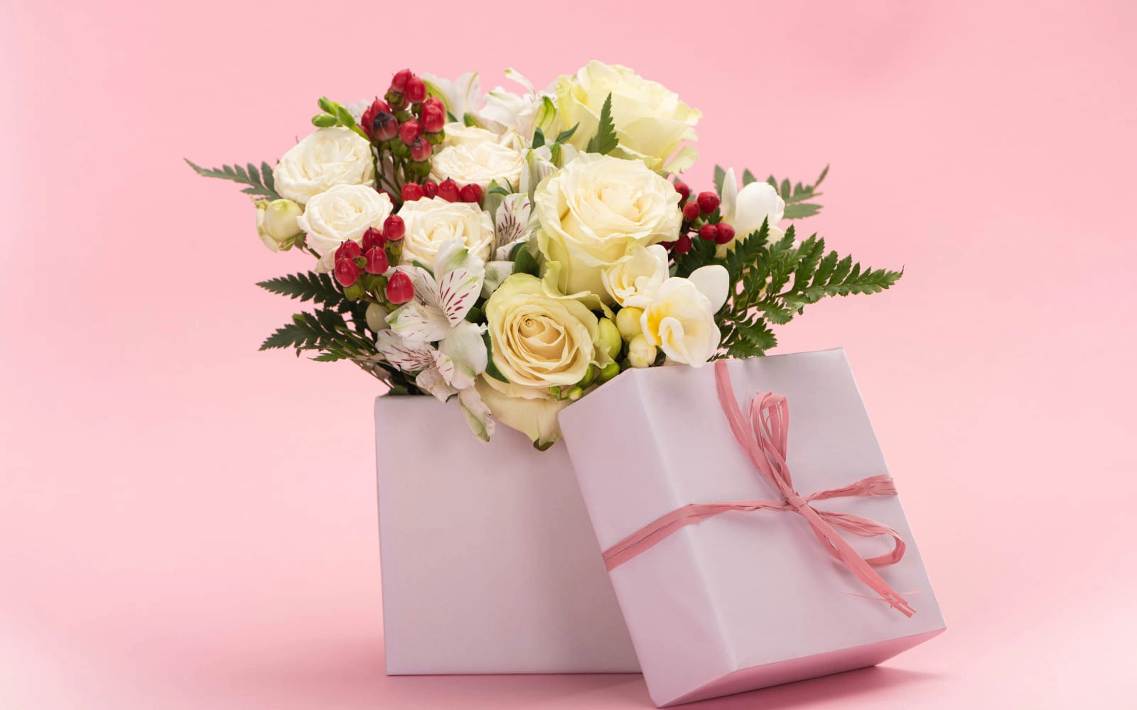 Hediyeli Kutuda Buketler